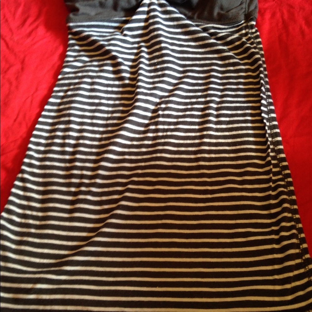 Wet seal med tube top key hole back